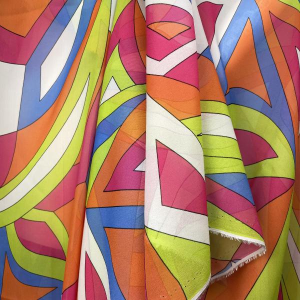 Silk chiffon fabric coupon with a multicoloured graphic print 1,50m or 3m x 1,40m