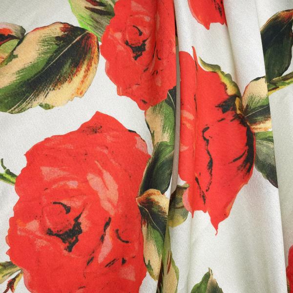 Glacial green cotton and silk voile fabric with vermilion coloured roses 1,50m or 3m x 1,40m