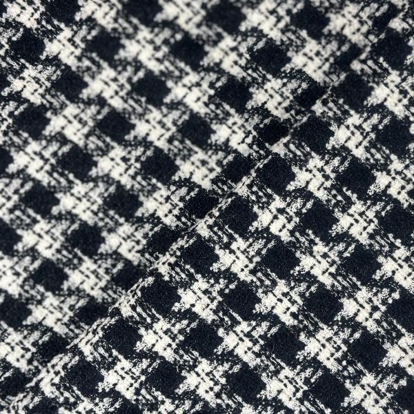 Black, white houndstooth virgin wool suiting fabric 1,50m or 3m x 1,50m