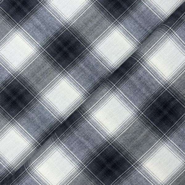 Coupon of white and black checked cotton fabric 1.50m or 3m x 1.50m
