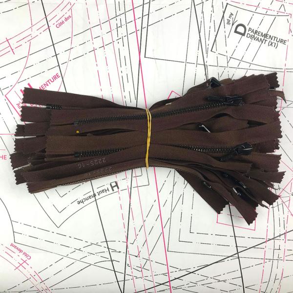 Chocolate coloured zip fastener 16cm