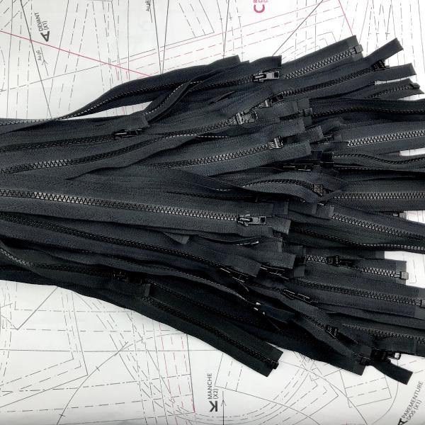 Black zip fastener 70cm
