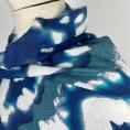 Coupon de tissu crêpe de viscose à taches blanches sur fond bleu 1,50m ou 3m x 1,40m