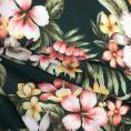 Coupon de tissu en voile de polyester aux fleurs tropicales pastels sur fond vert forêt 1,50m ou 3m x 1,40m