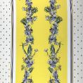 Coupon de tissu twill en polyester aux motifs fleurs fond blanc et jaune 3m x 1,40m