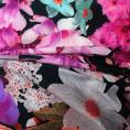 Coupon de tissu toile de coton légère imprimé fleurs multicolors sur fond noir 1,50m ou 3m x 1,40m