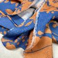 Coupon de tissu voile en viscose à imprimé fleuri orange sur fond bleu 1,50m ou 3m x 1,40m