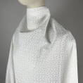 Coupon de tissu en broderie anglaise blanc cassé aux motifs ajourés 1m50 ou 3m x 1,40m
