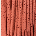 Coupon de tissu en broderie anglaise terre cuite aux motifs ajourés 1m50 ou 3m x 1,40m