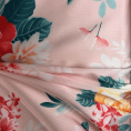 Coupon de tissu en polyester aux motifs riche en fleurs sur fond rose clair 1,50 ou 3m x 1,40m