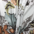 Coupon de tissu en toile de polyester à fleurs multicolors sur fond blanc 1,50m ou 3m x 1,40m