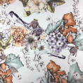Coupon de tissu en toile de polyester à fleurs multicolors sur fond blanc 1,50m ou 3m x 1,40m
