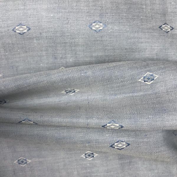Coupon de tissu toile de lin à motifs brodés bleu bébé chiné 1,50m ou 3m x 1,40m