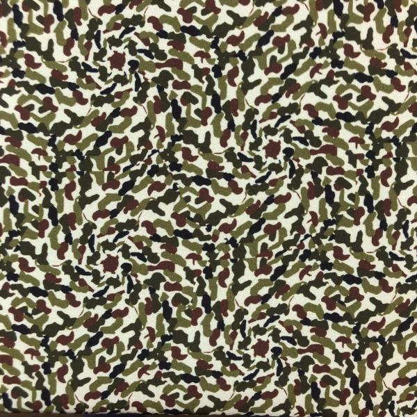 Coupon de tissu en twill de polyester à motif mini camouflage sur fond vert pastel 1,50m ou 3m x 1,40m