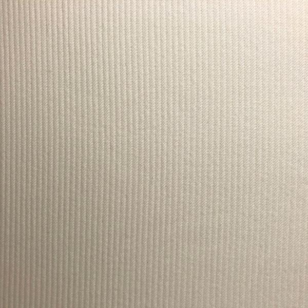 Coupon de tissu en viscose et coton rayé blanc en relief sur un fond gris perle 1,50m ou 3m x 1,40m