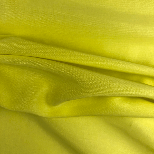 Coupon de tissu en voile de coton mélangé jaune chartreuse 3m x 1,30m