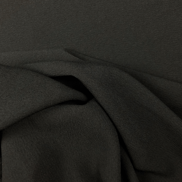 Coupon de tissu en crêpe de polyester noir 1,50m ou 3m x 1,40m